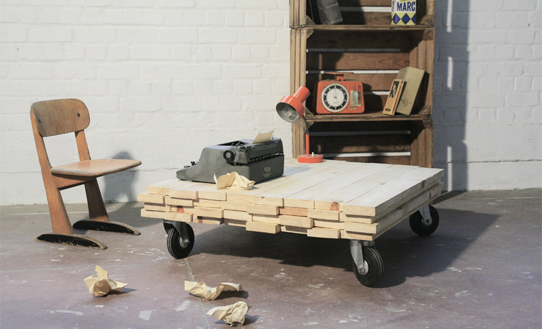 atelier 4/5 - atelier4cinquieme - mobilier - reuse slow design - brocante - récup - table basse - planche de bois brut - rolling coffee table
